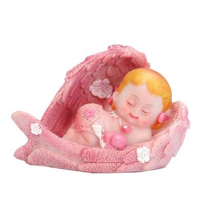 Figurine Fille dans un foulard rose 11cm